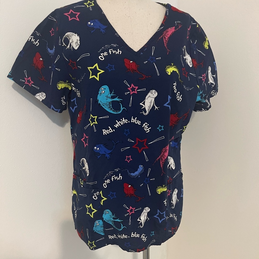 Navy 'One Fish Two Fish' Print V-Neck Scrub Top. Size M